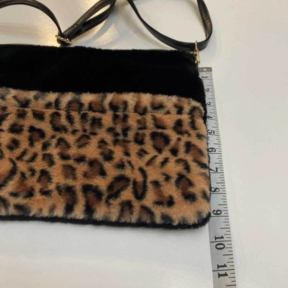 Sprigs leopard print